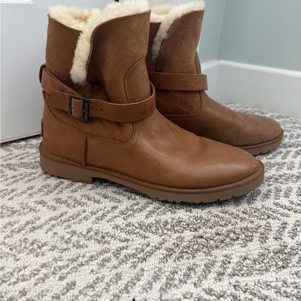 Women’s UGG Romely Buckle Boot - size 9